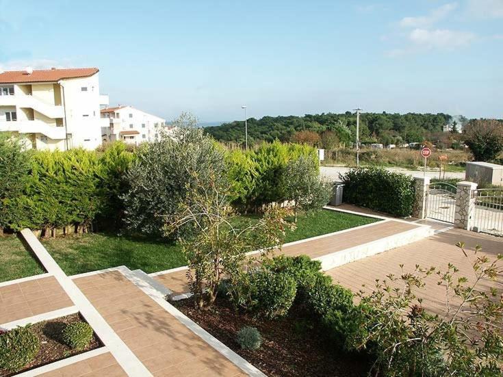 Apartments Villa Fernetich Premantura Kültér fotó