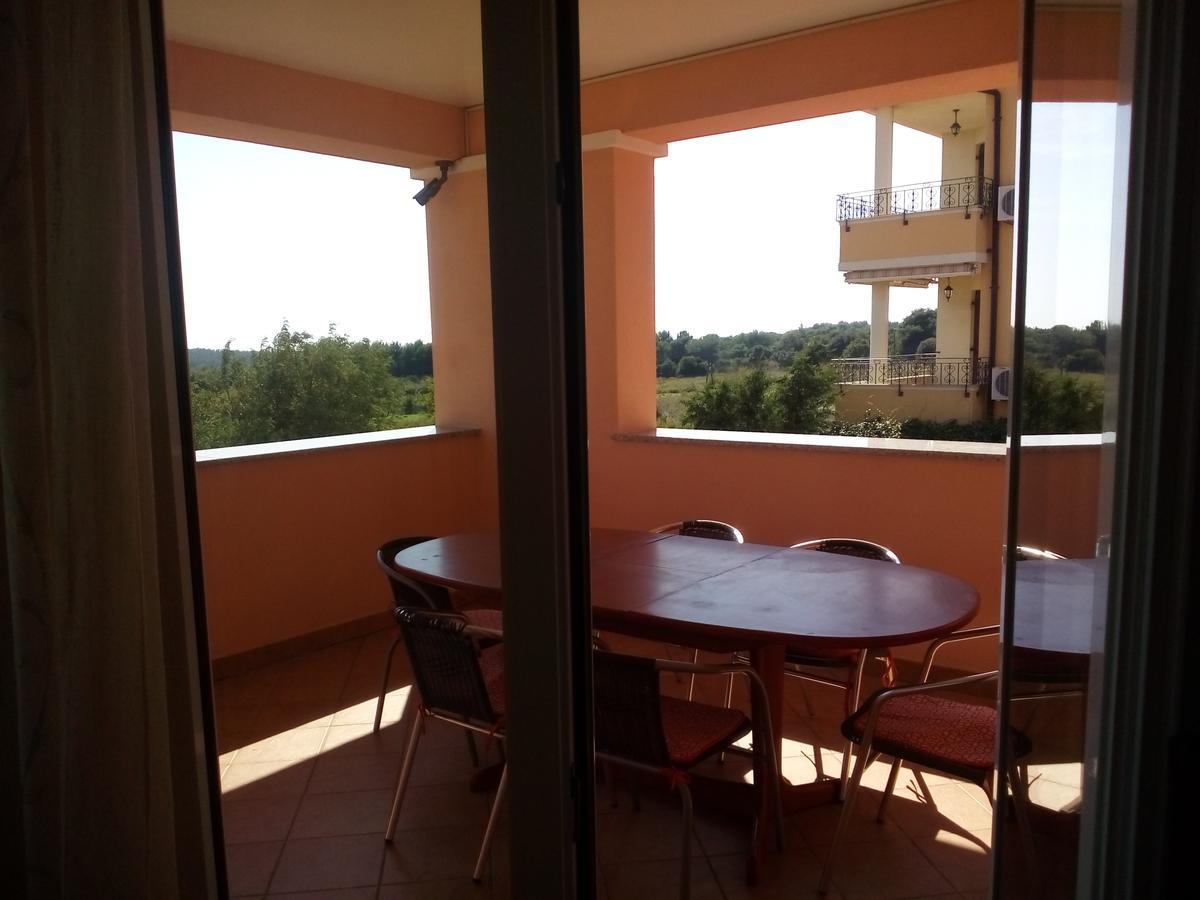 Apartments Villa Fernetich Premantura Kültér fotó