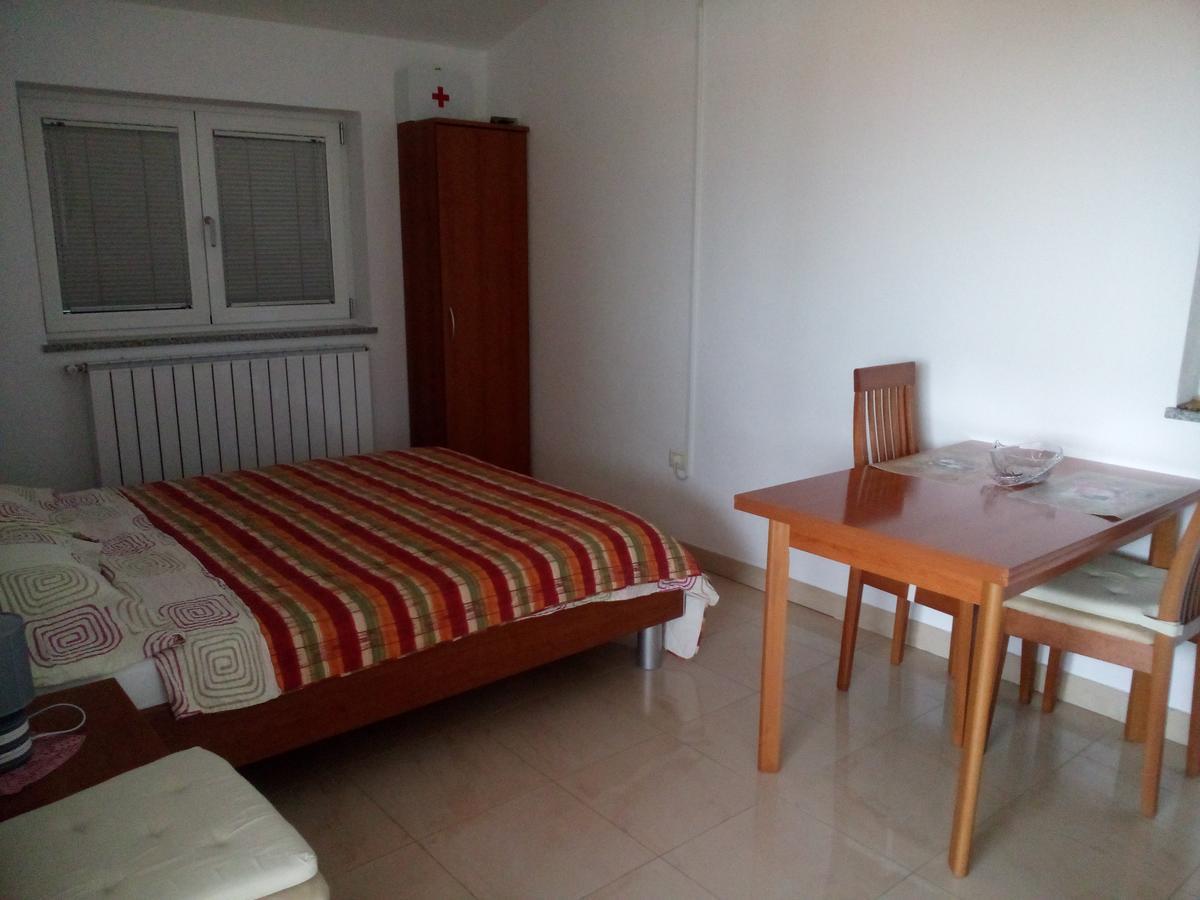 Apartments Villa Fernetich Premantura Kültér fotó