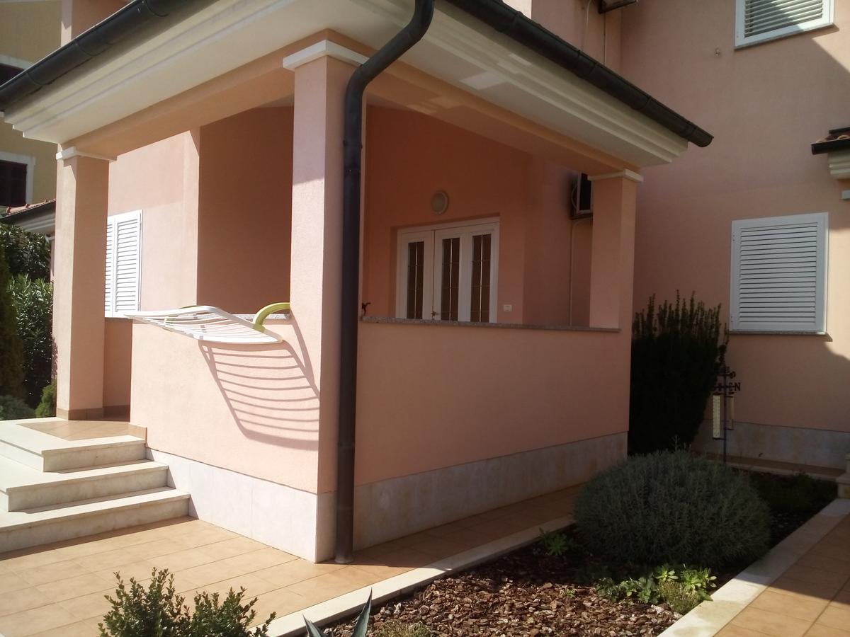 Apartments Villa Fernetich Premantura Kültér fotó